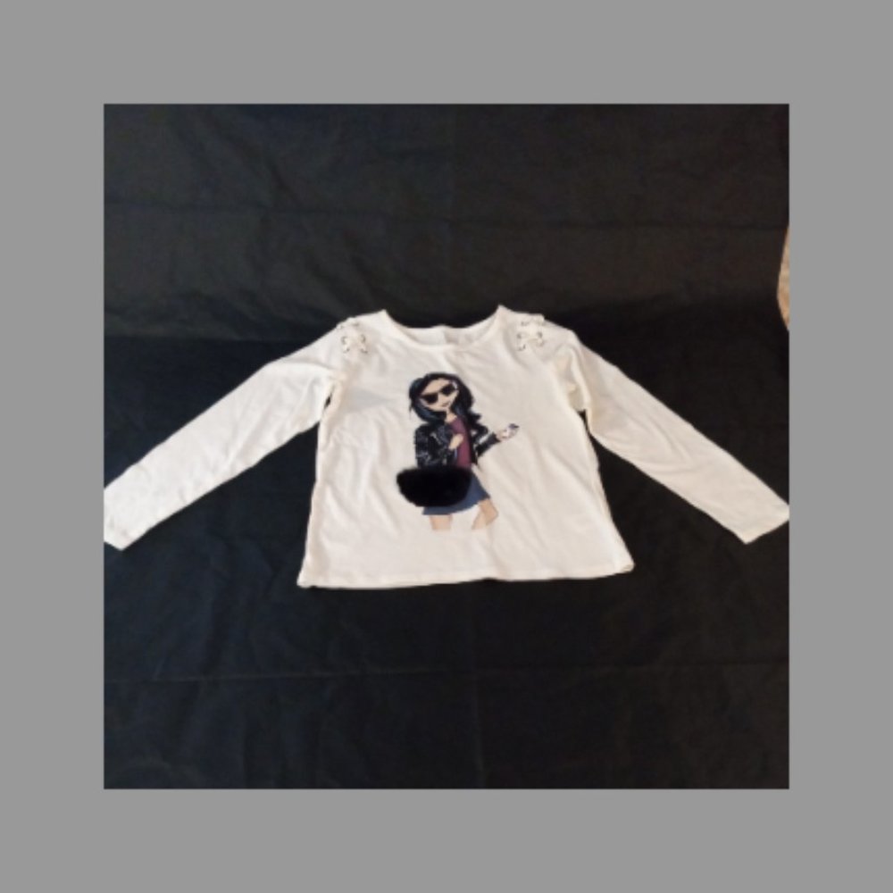 THE CHILDREN'S PLACE  Girls White Mock Lace Up Graphic Tee